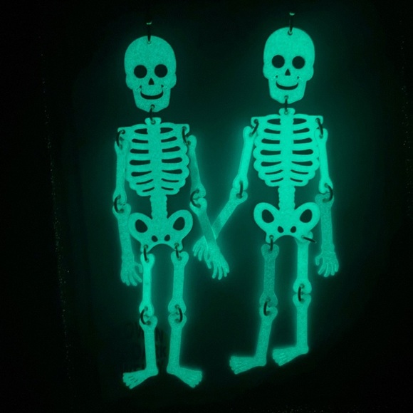 Skeleton earrings that glow in the dark by Bella Jack for Halloween NWT - Picture 1 of 8